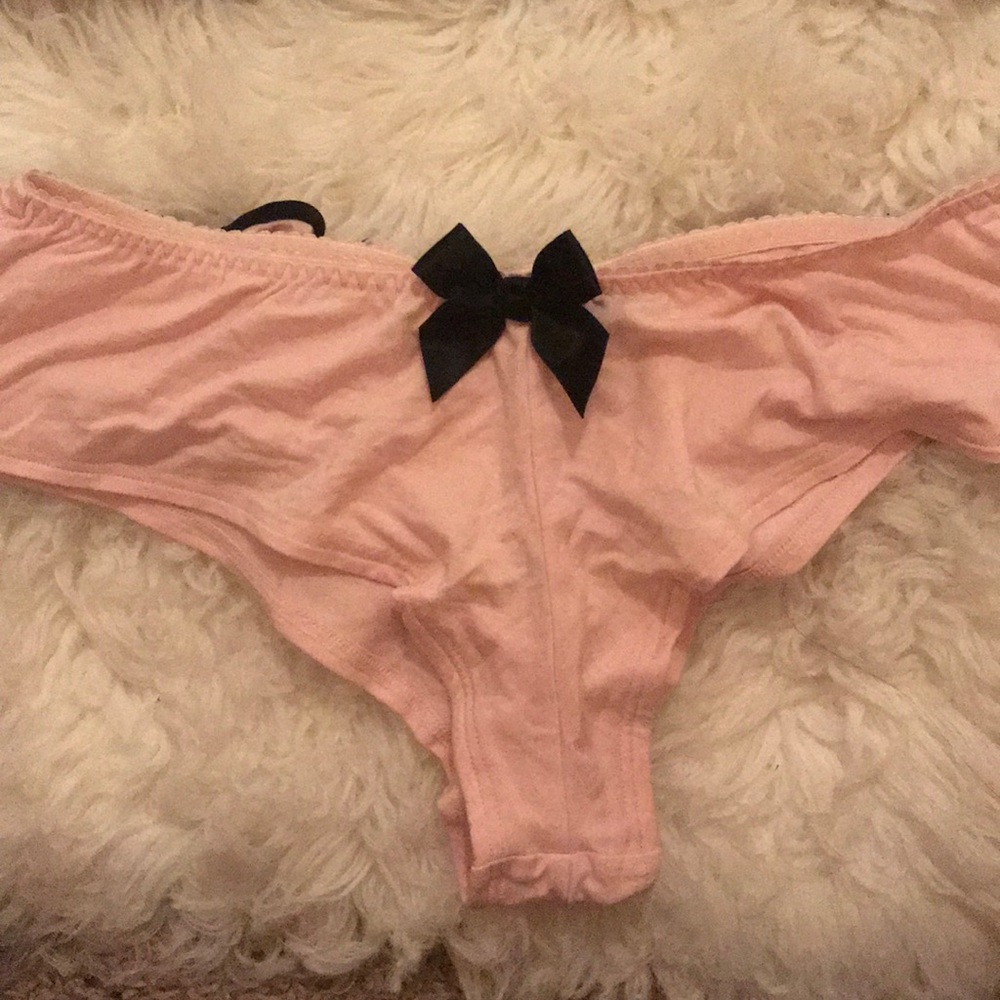 Lingerie - Picture 3 of 5